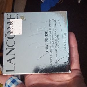 Lancome dual finish powder new